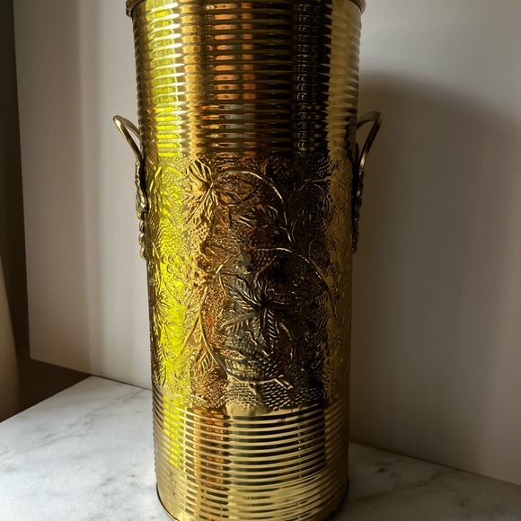 Gatco Gold Textured brass umbrella stand cane stand - Picture 6 of 14